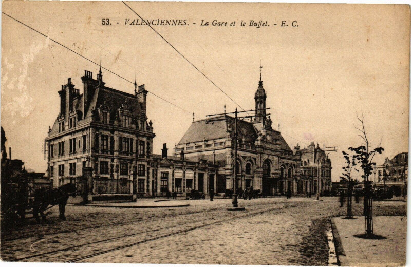 Carte postale ancienne Valenciennes - La gare et le buffet à Valenciennes