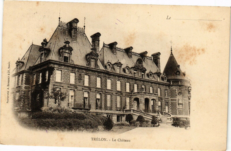 Carte postale ancienne Trelon - La cahteau à Trélon