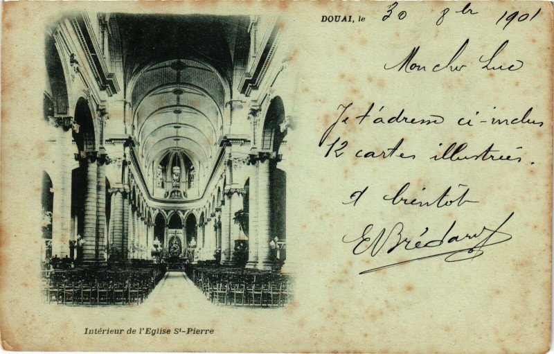 Carte postale ancienne Douai - Interieur de l'Eglise st-Pierre à Douai