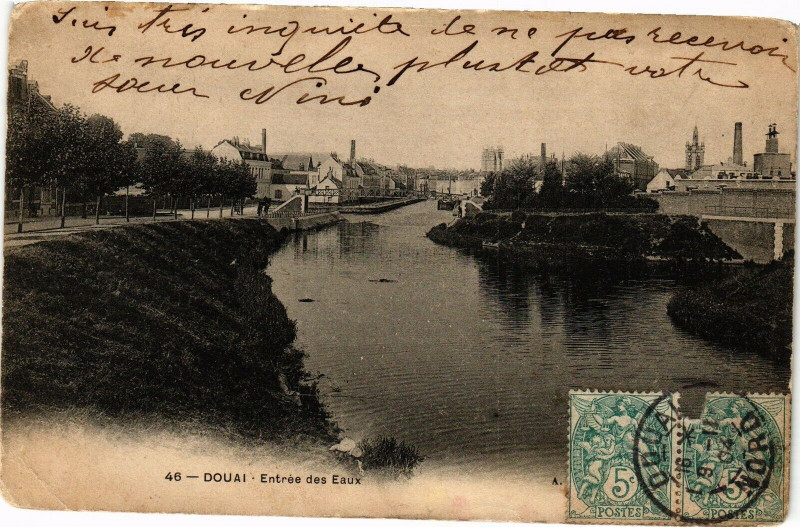 Carte postale ancienne Douai - Entrée des eaux à Douai
