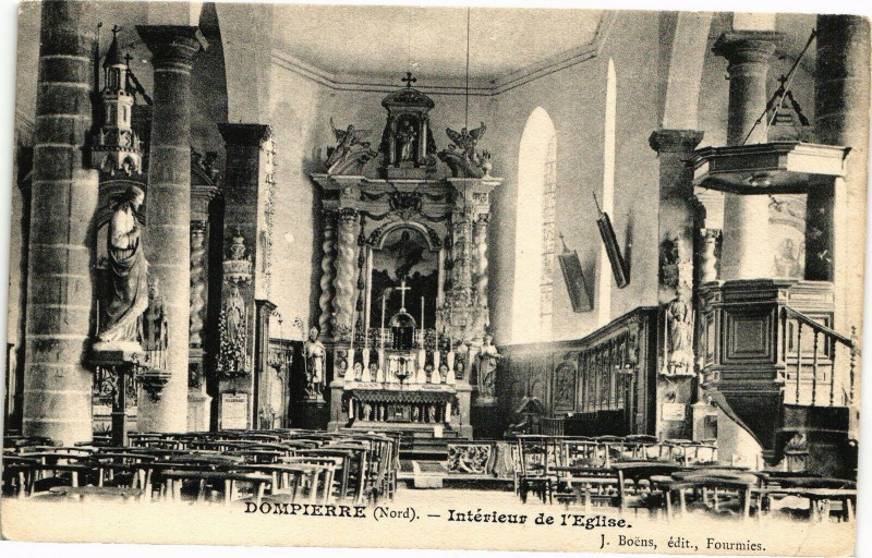 Carte postale ancienne Dompierre - Interieur de l'Eglise à Erre