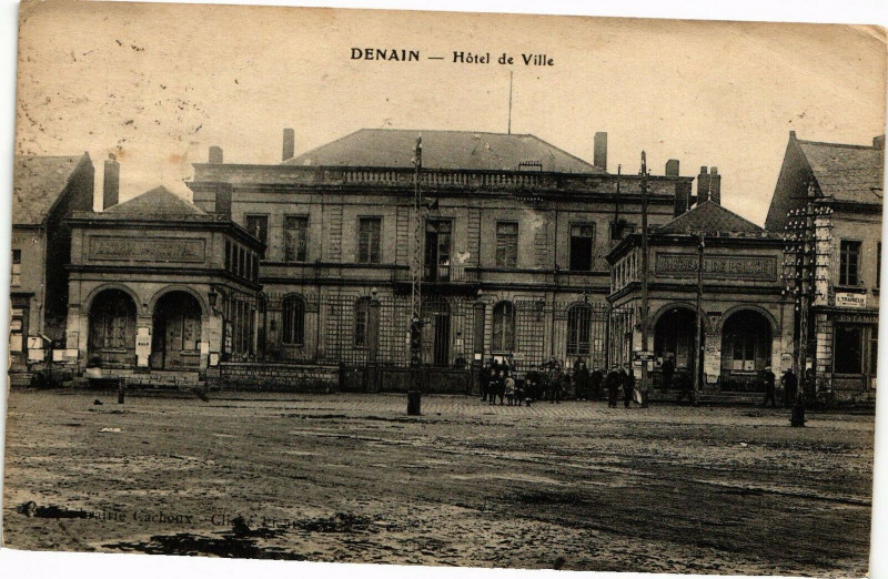 Carte postale ancienne Denain - Hotel de ville à Denain