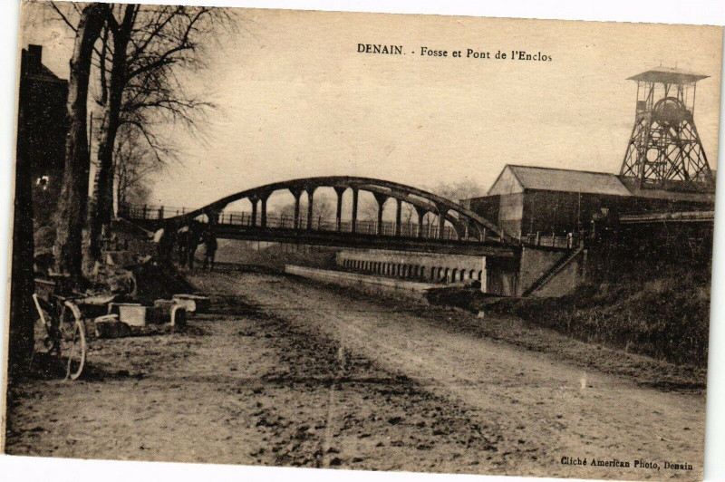 Carte postale ancienne Denain - Fosse et pont de l'enclos à Denain