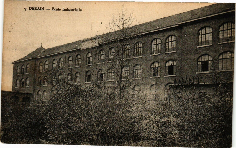 Carte postale ancienne Denain - Ecole industrielle à Denain
