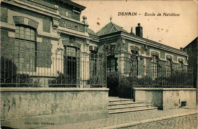 Carte postale ancienne Denain - Ecole de Natation à Denain