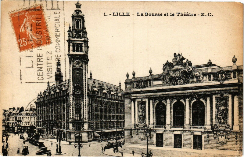 Carte postale ancienne Lille - La Bourse et le Theatre à Lille