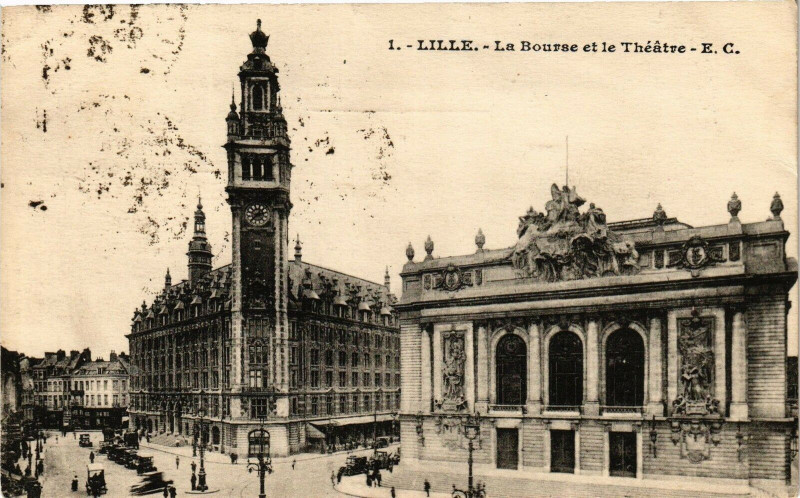 Carte postale ancienne Lille - La Bourse et le Theatre à Lille