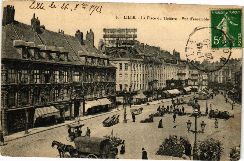Carte postale ancienne Lille - La Place du Theatre - Vue d'ensemble à Lille