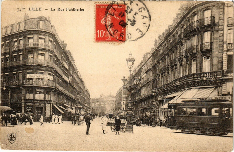 Carte postale ancienne Lille - La Rue Faidherbe à Lille
