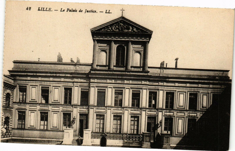 Carte postale ancienne Lille - Le Palais de Justice à Lille