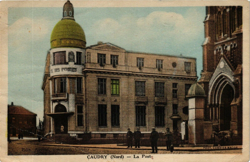 Carte postale ancienne Caudry - La poste à Caudry
