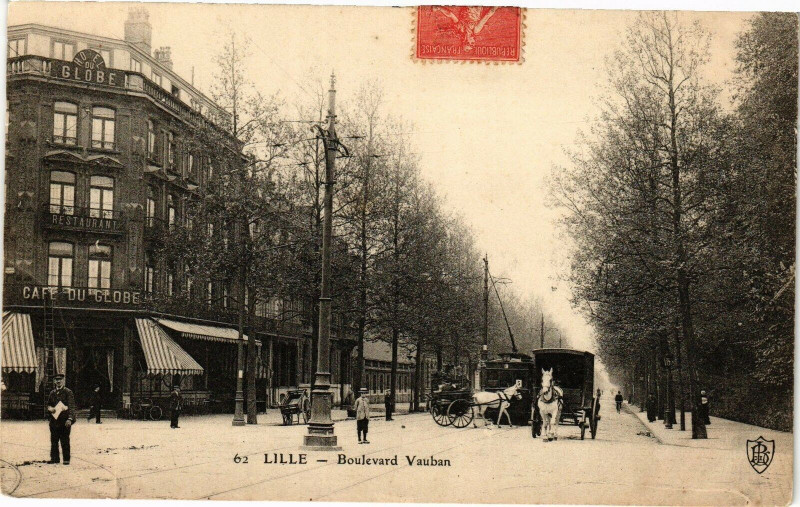 Carte postale ancienne Lille - Boulevard Vauban à Lille