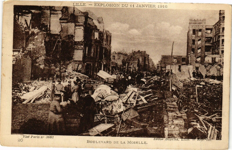 Carte postale ancienne Lille - Explosion du 11 Janvier 1916 - Boulevard de la Moselle à Lille