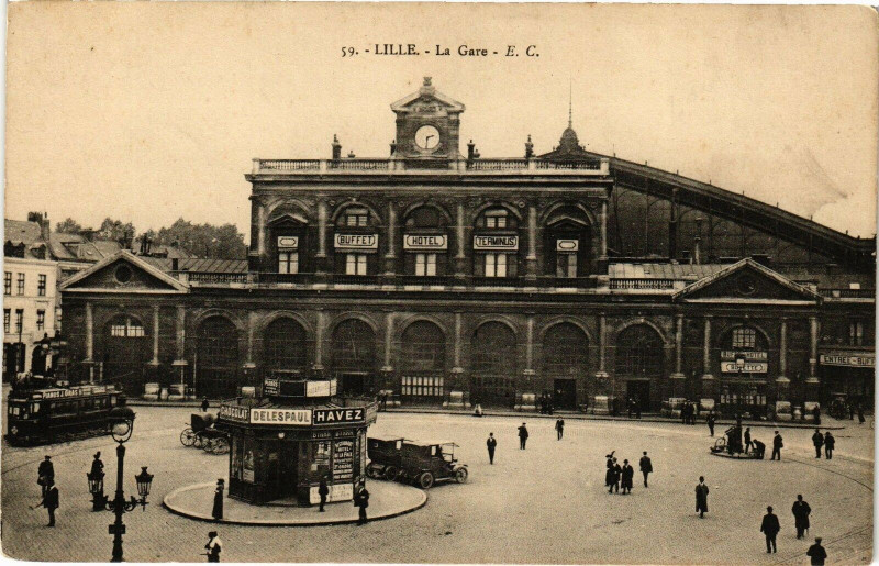 Carte postale ancienne Lille - La Gare à Lille