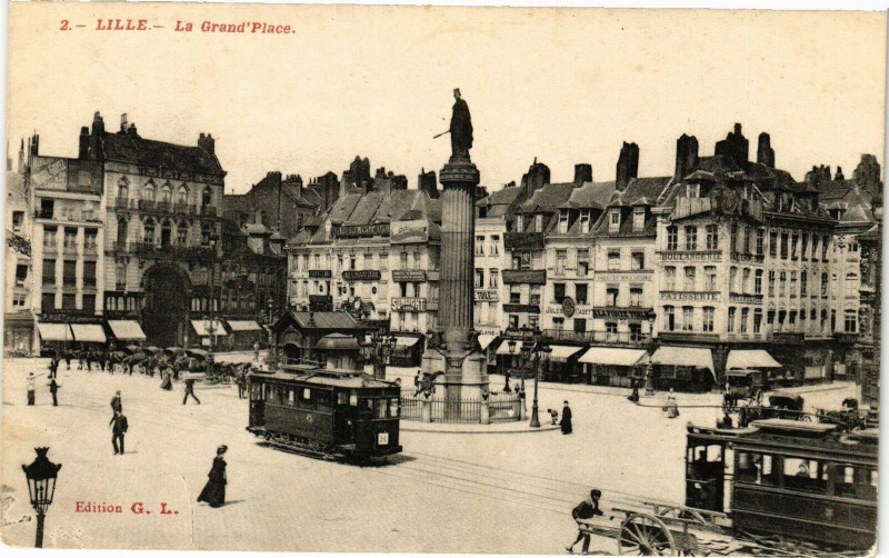 Carte postale ancienne Lille - La Grand'Place à Lille