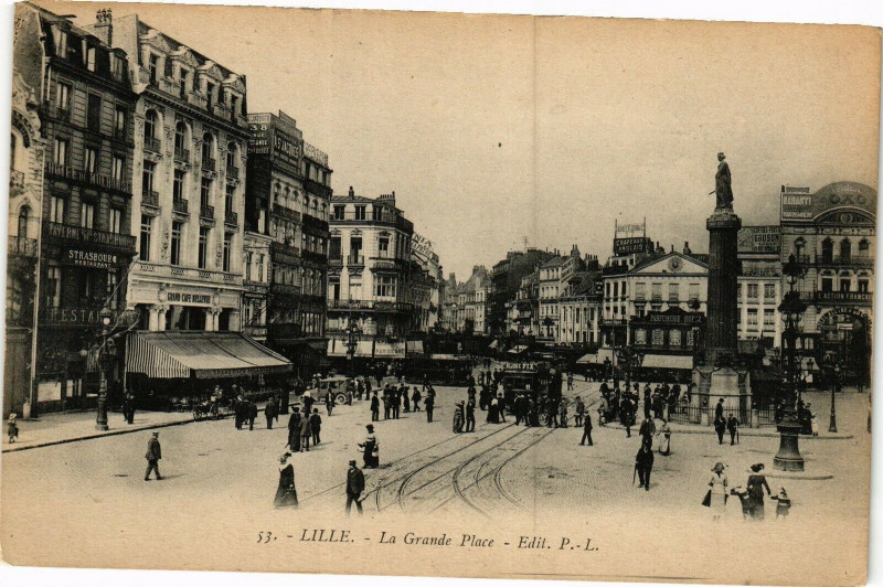 Carte postale ancienne Lille - La Grande Place à Lille