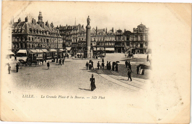 Carte postale ancienne Lille - La Grande Place & la Bourse à Lille