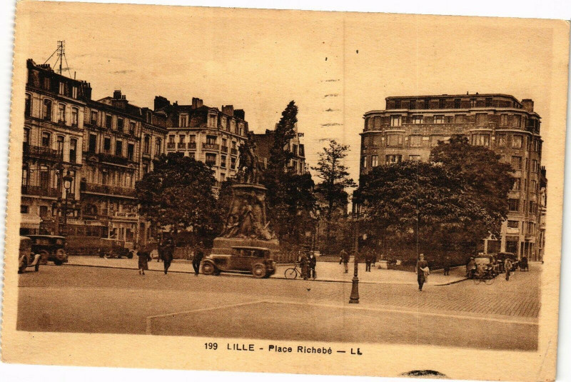 Carte postale ancienne Lille - Place Richabe à Lille