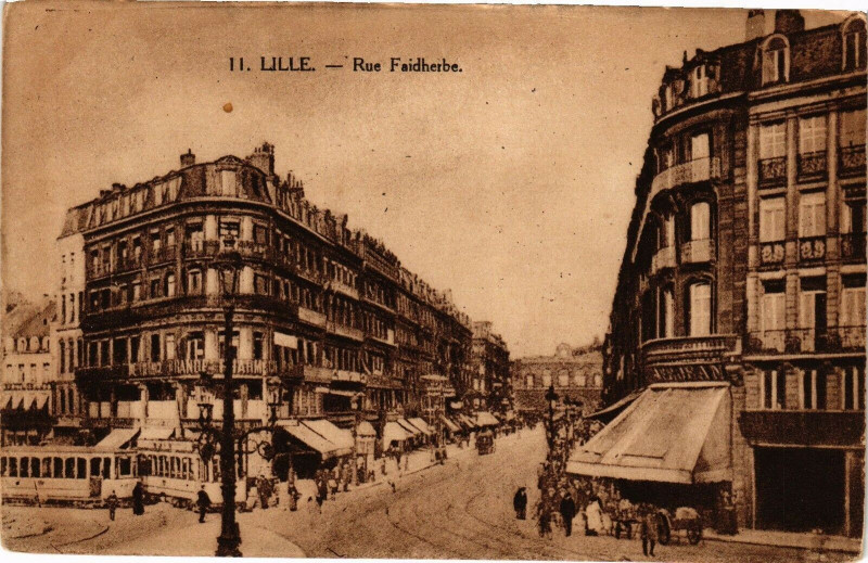 Carte postale ancienne Lille - Rue Faidherbe à Lille