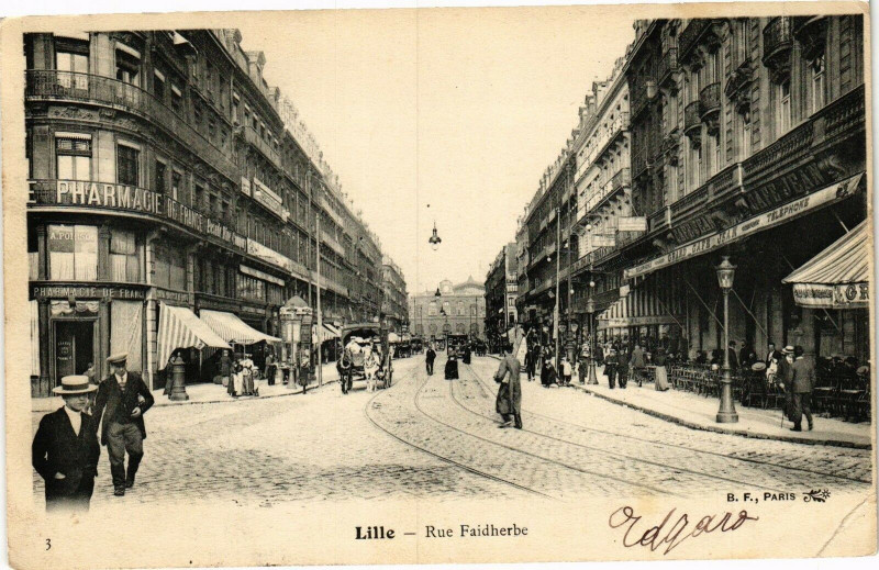 Carte postale ancienne Lille - Rue Faidherbe à Lille