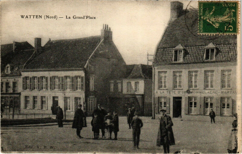 Carte postale ancienne Watten - La Grand'Place à Watten