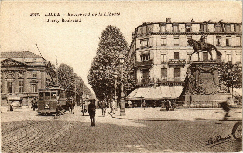 Carte postale ancienne Lille - Boulevard de la Liberte Liberty Boulevard à Lille