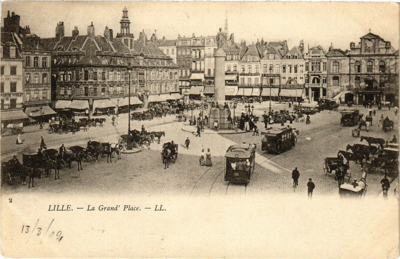 Carte postale ancienne Lille - La Grand Place à Lille