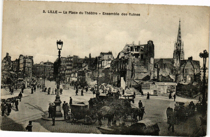 Carte postale ancienne Lille - La Place du Theatre - Ensemble des Ruines à Lille