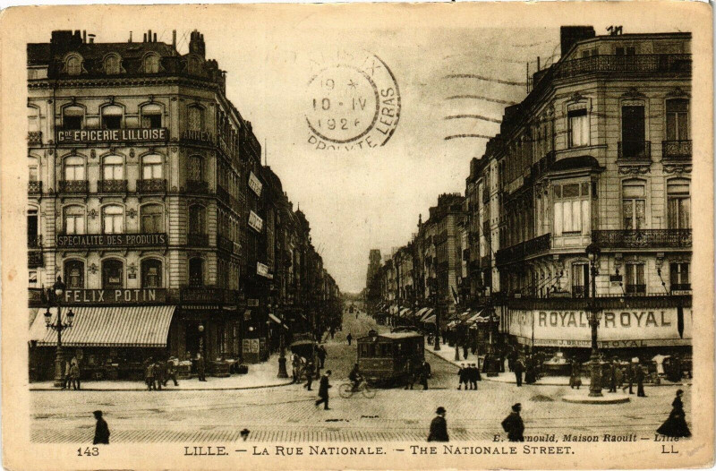 Carte postale ancienne Lille - La Rue Nationale - The Nationale Stréet à Lille