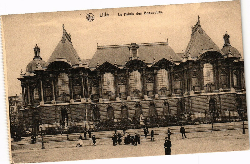 Carte postale ancienne Lille - Le Palais des Beaux-Arts à Lille