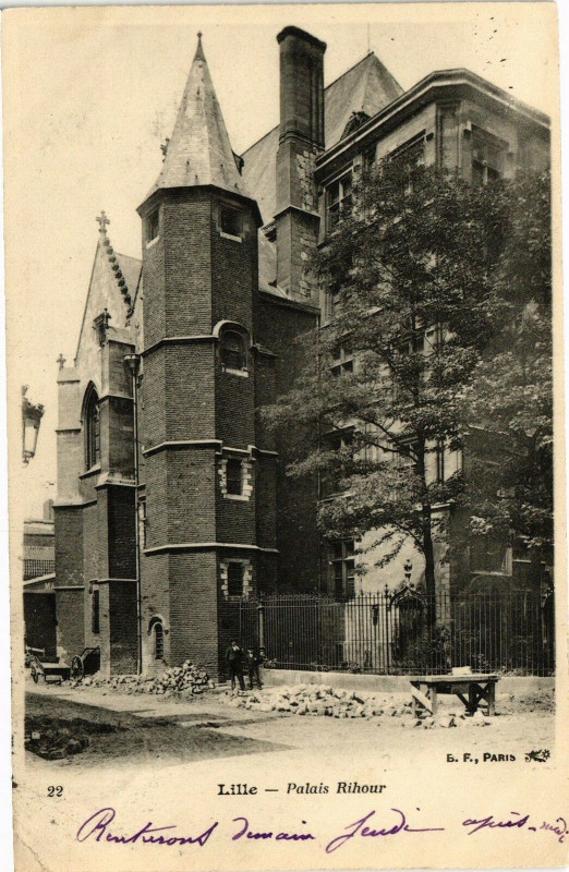 Carte postale ancienne Lille - Le Palais Rihourd à Lille