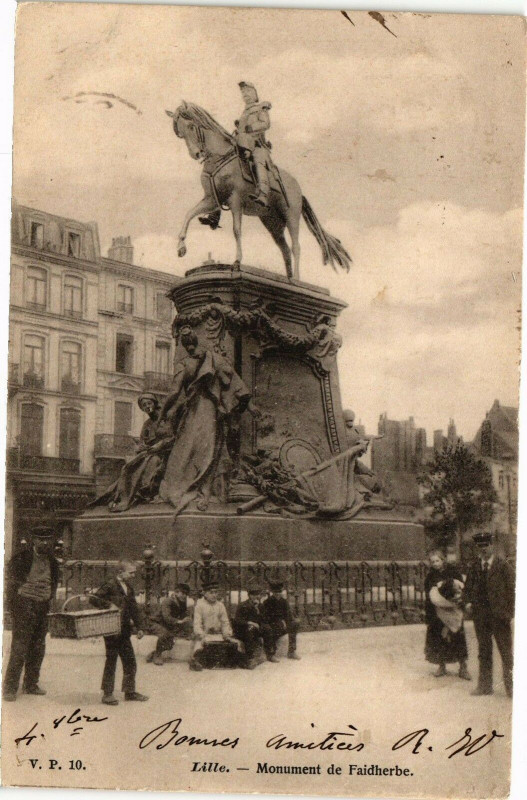 Carte postale ancienne Lille - Monument de Faidherbe à Lille