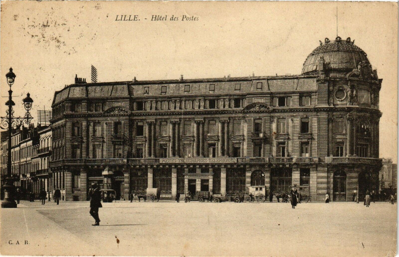Carte postale ancienne Lille - Hotel des Postes à Lille