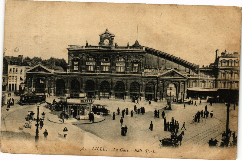 Carte postale ancienne Lille - La Gare à Lille