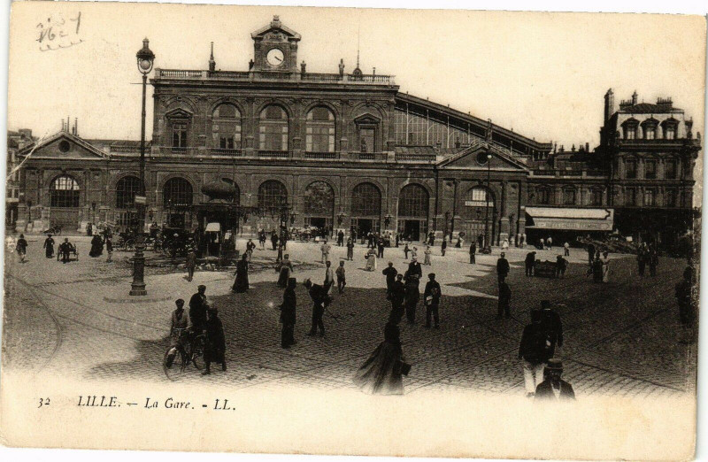 Carte postale ancienne Lille - La Gare à Lille