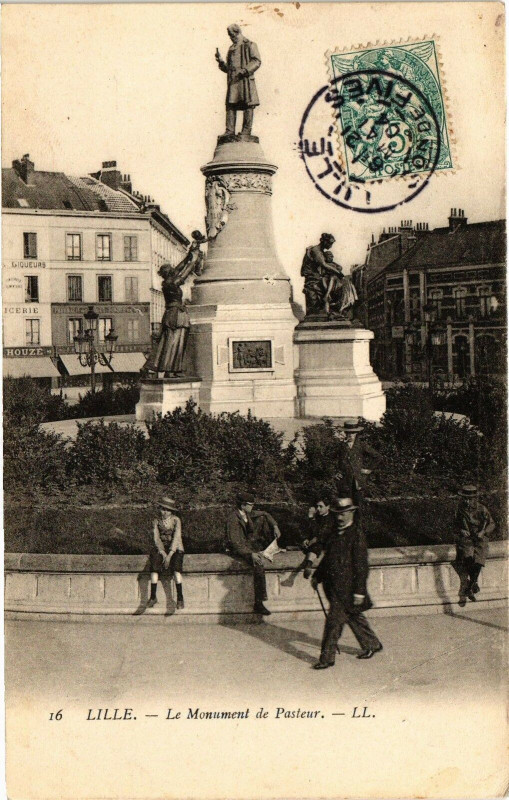Carte postale ancienne Lille - La Monument de Pasteur à Lille