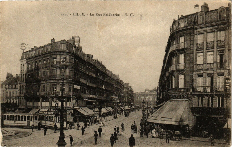 Carte postale ancienne Lille - La Rue Faidherbe à Lille