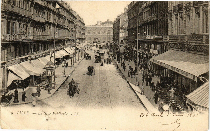 Carte postale ancienne Lille - La Rue Faidherbe à Lille
