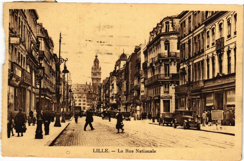 Carte postale ancienne Lille - La Rue Nationale à Lille