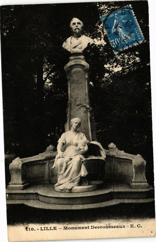 Carte postale ancienne Lille - Monument Desrousseaux à Lille
