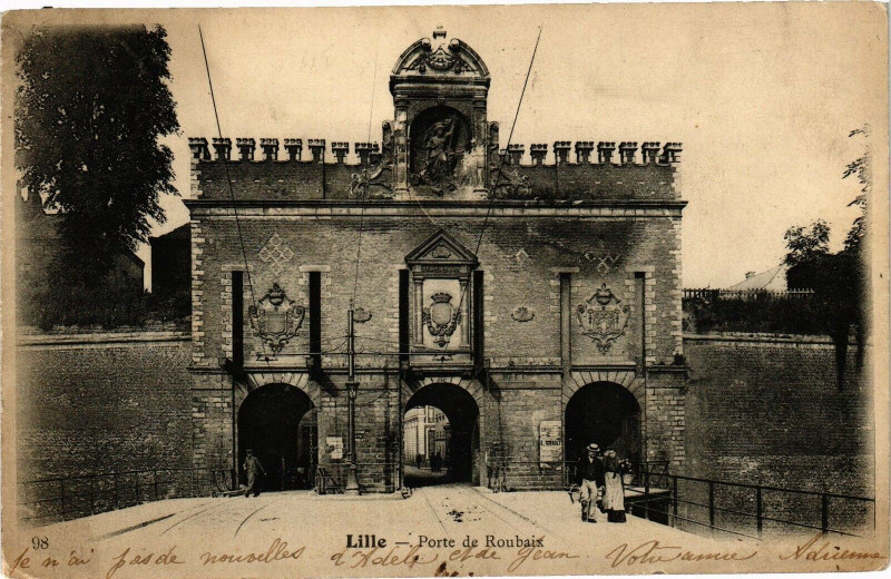 Carte postale ancienne Lille - Porte de Roubaix à Lille