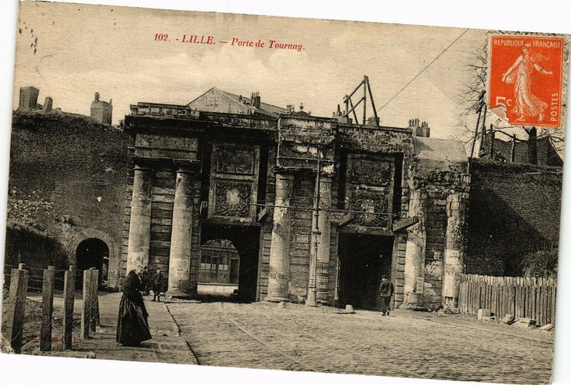 Carte postale ancienne Lille - Porte de Tournay à Lille