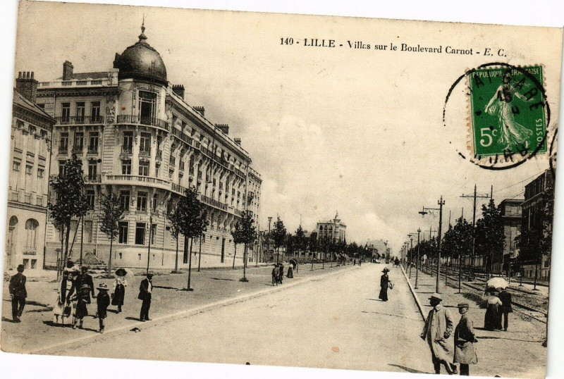 Carte postale ancienne Lille - Villes sur le Boulevard Carnot à Lille
