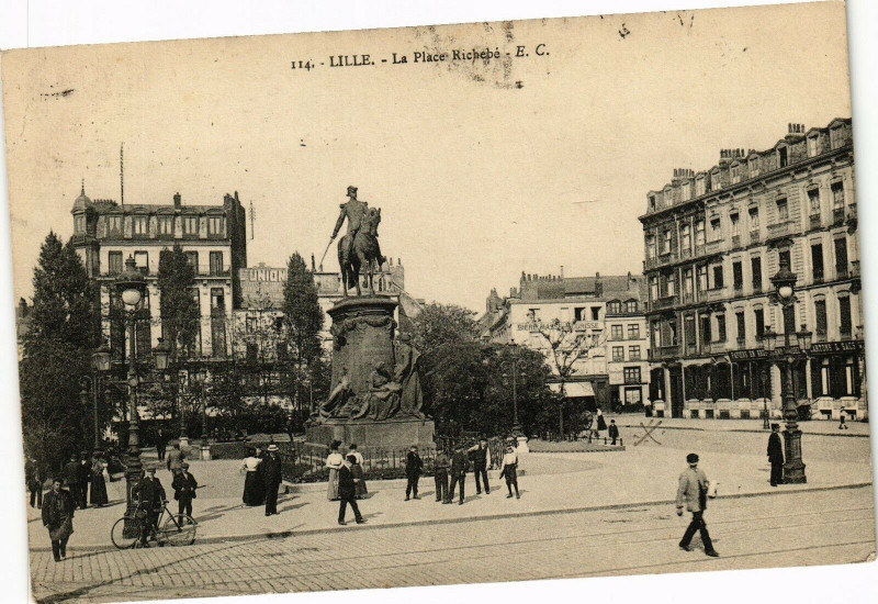 Carte postale ancienne Lille - La Place Richebe à Lille