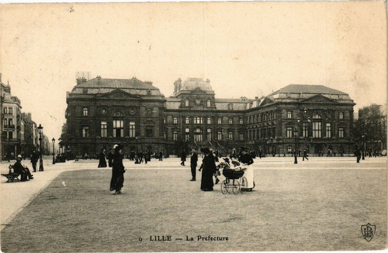 Carte postale ancienne Lille - La Prefecture à Lille