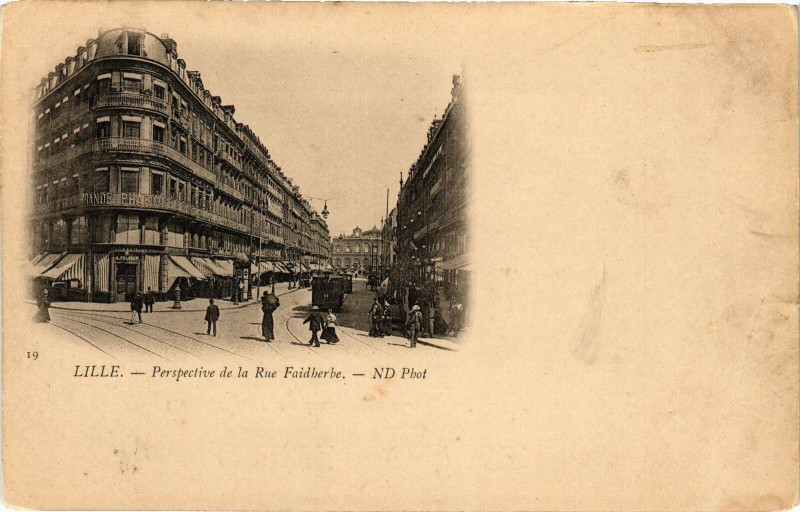 Carte postale ancienne Lille - Perspective de la Rue Faidherbe à Lille