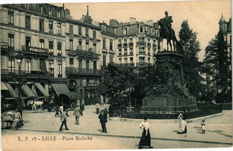 Carte postale ancienne Lille - Place Richebe à Lille
