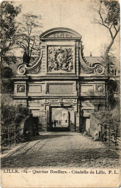 Carte postale ancienne Lille - Quartier Boufflers - Citadelle de Lille à Lille