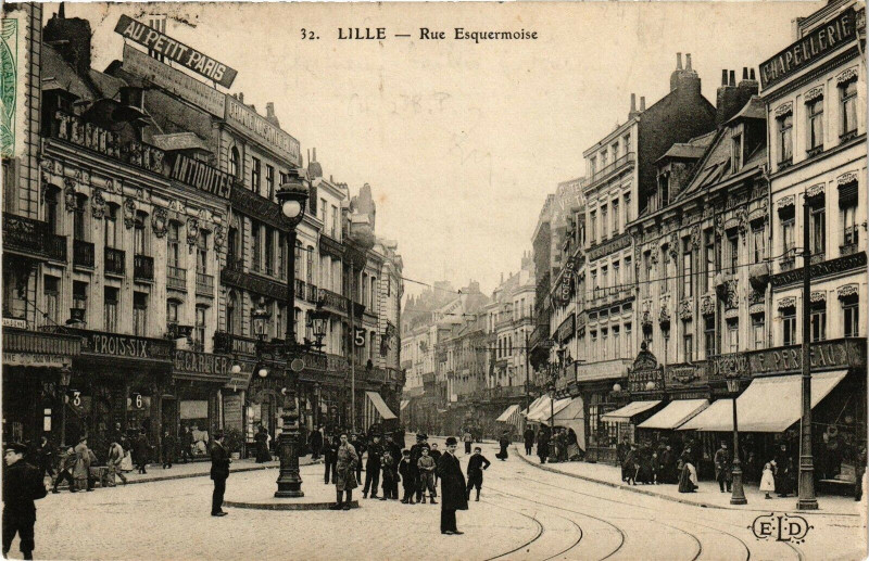 Carte postale ancienne Lille - Rue Esquermoise à Lille