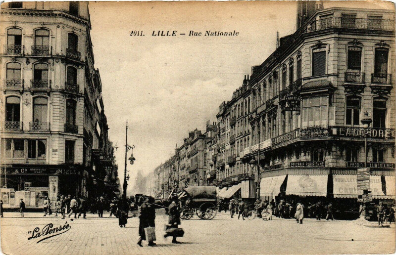Carte postale ancienne Lille - Rue Nationale à Lille